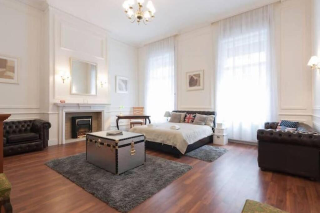 Luxury Art Deco Suite Close To Museum Of Fine Arts Budapest Luaran gambar